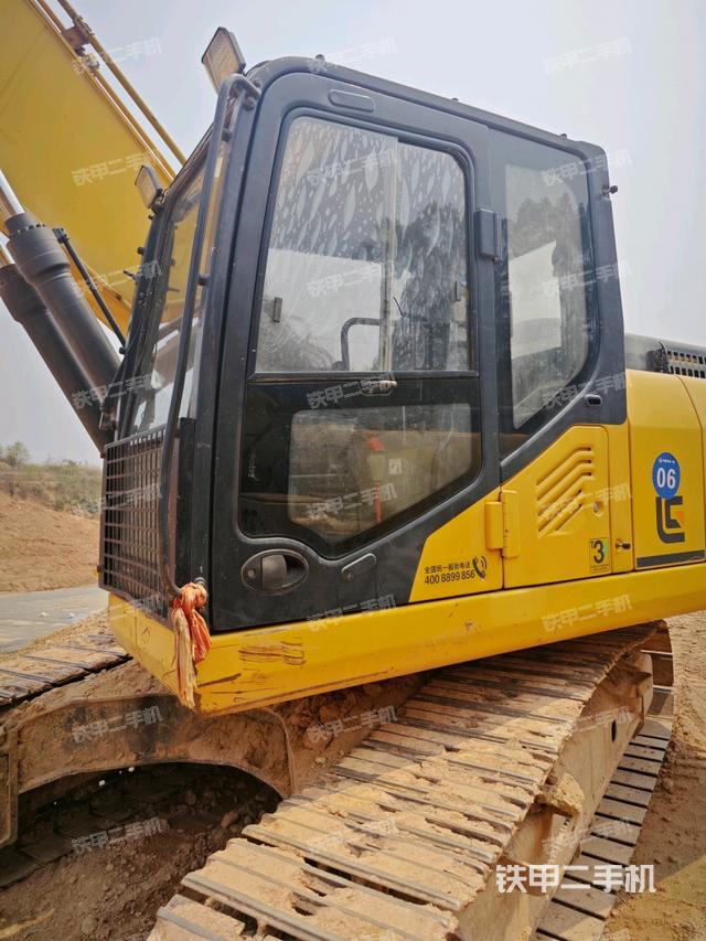 駕駛室左前45度（駕駛室部分）