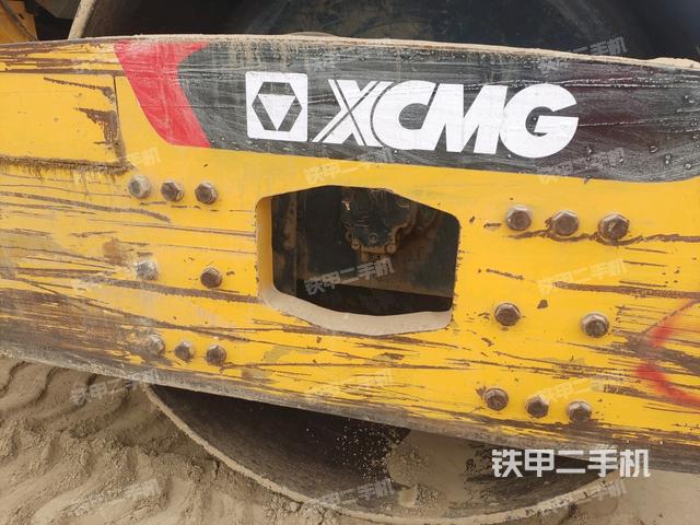 前車架正右側(cè)（壓路機(jī)前后車架）