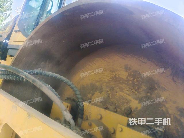 前車架正右側(cè)（壓路機(jī)前后車架）