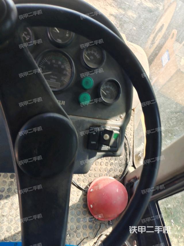 駕駛室側(cè)向上照全景（壓路機駕駛室）