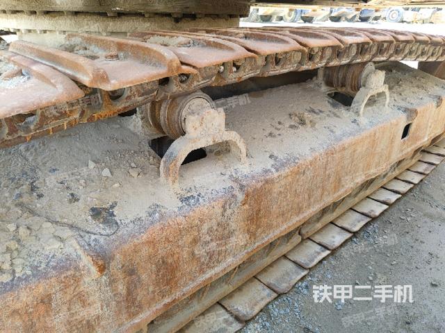 左导向轮(行走机构) 左导向轮(行走机构)