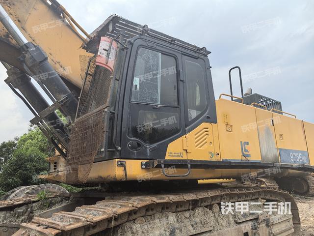 驾驶室整体（整机外观）