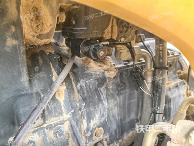 散熱器全景（壓路機發(fā)動機艙）