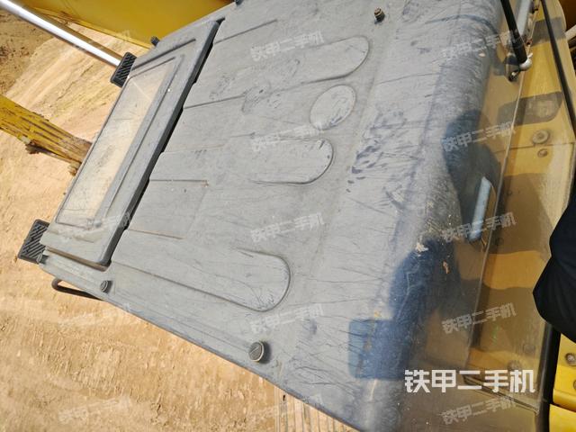 駕駛室頂部俯視（上車(chē)部件）