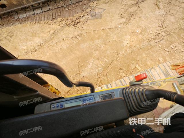 座椅左側(cè)控制臺(tái)/音響/含左手柄（駕駛室部分）