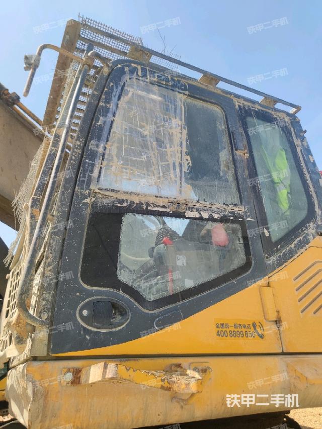 駕駛室左前45度(駕駛室部分) 駕駛室左前45度(駕駛室部分)