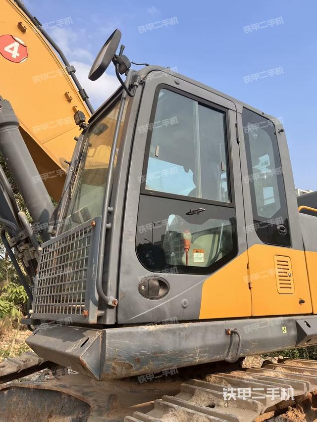 駕駛室左后45度（駕駛室部分）