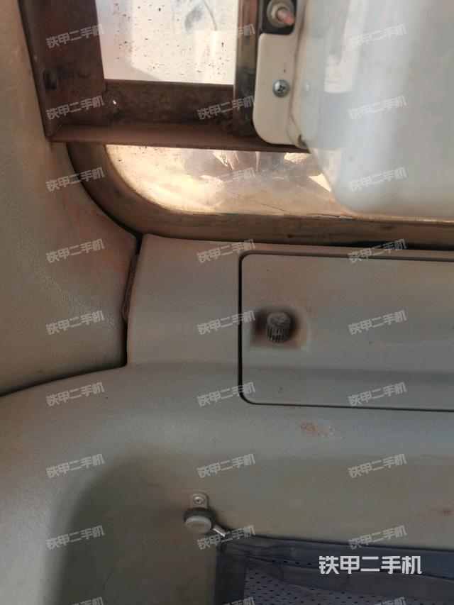 后窗玻璃角標(biāo)（駕駛室部分）