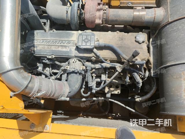 气门室盖螺丝特写(上车部件) 气门室盖螺丝特写(上车部件)