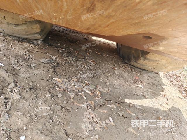 前輪左側(cè)減震塊連接及部件（壓路機前后車架）