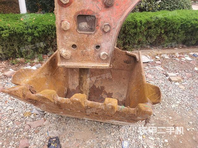 鏟斗右后整體（工作和回轉(zhuǎn)裝置）