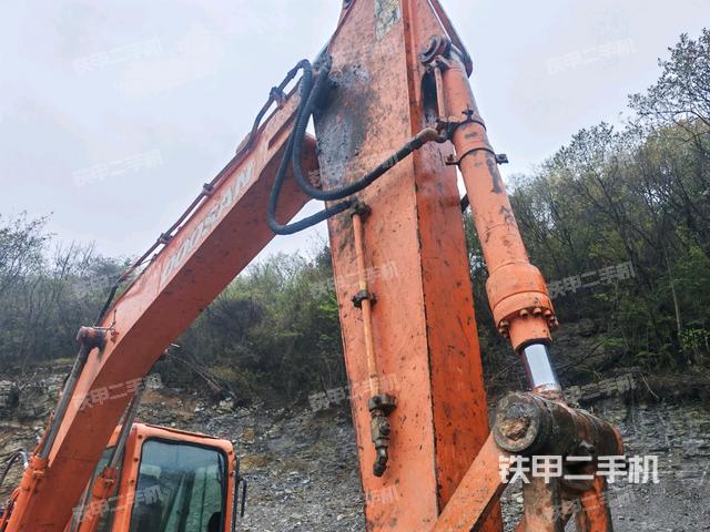 大臂整體?右側(cè)(工作和回轉(zhuǎn)裝置) 大臂整體?右側(cè)(工作和回轉(zhuǎn)裝置)