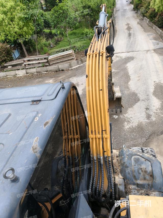 大臂背部俯視（工作和回轉(zhuǎn)裝置）