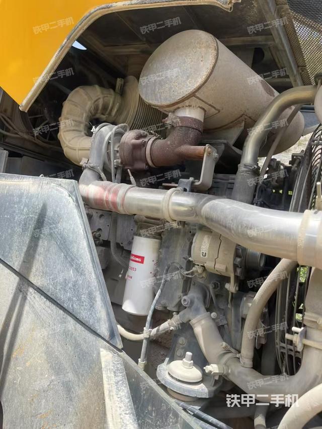 發(fā)動機左側(cè)（整機外觀及大件）