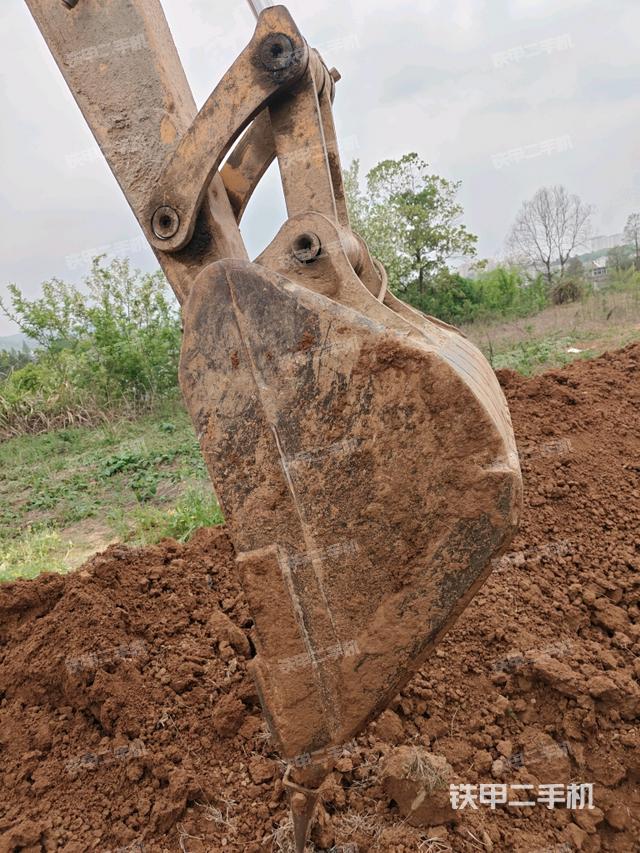 轉(zhuǎn)盤和下車架正前（工作和回轉(zhuǎn)裝置）