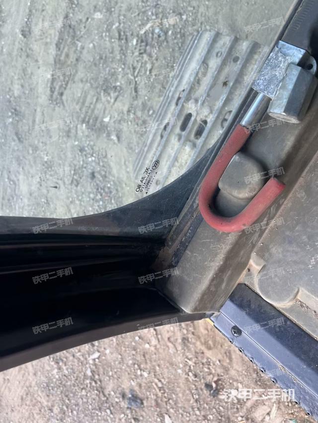 駕駛室左前45度（駕駛室部分）