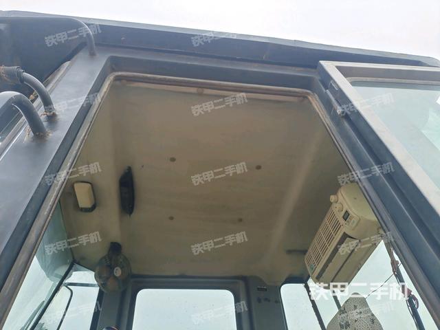 駕駛室外頂全景（壓路機(jī)駕駛室）