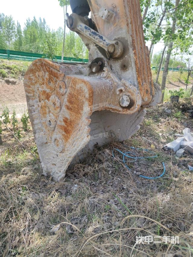 铲斗45度(工作和回转装置) 铲斗45度(工作和回转装置)