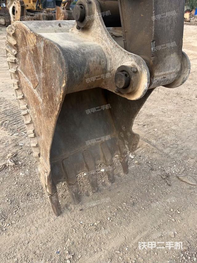 小臂整體左后（工作和回轉(zhuǎn)裝置）