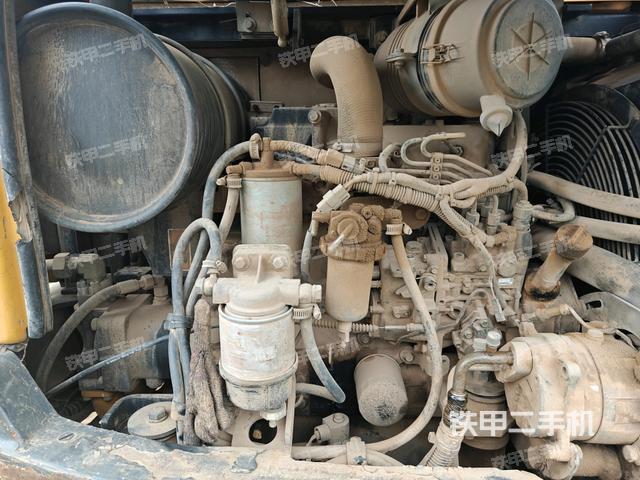 發(fā)動(dòng)機(jī)室（上車部件）