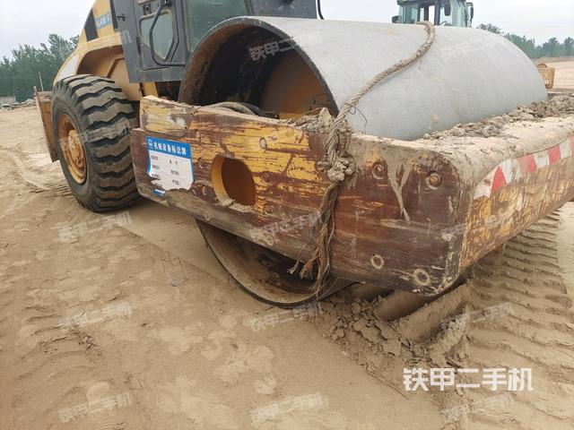 前車架正左側(cè)（壓路機(jī)前后車架）