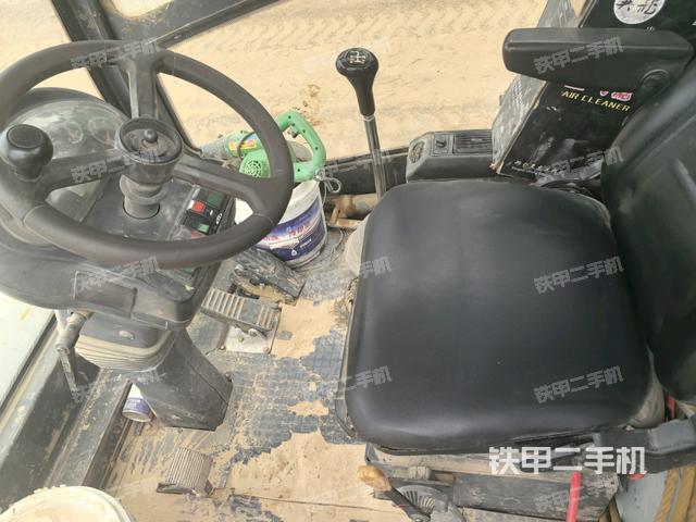 后玻璃角標(biāo)（壓路機駕駛室）