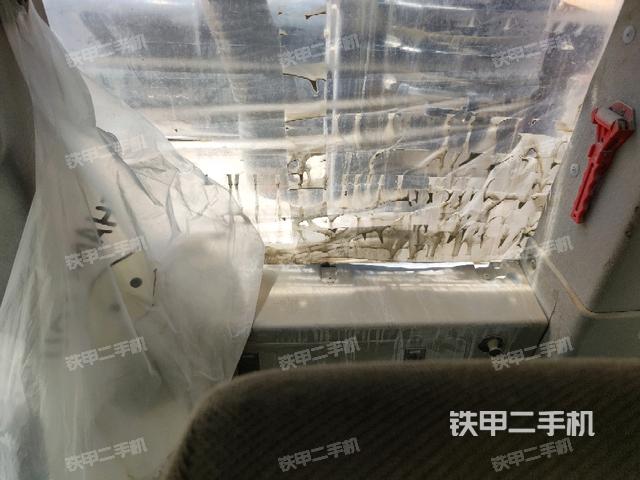 座椅后部(驾驶室部分) 座椅后部(驾驶室部分)