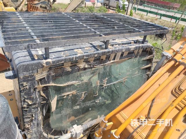 驾驶室顶部俯视(上车部件) 驾驶室顶部俯视(上车部件)