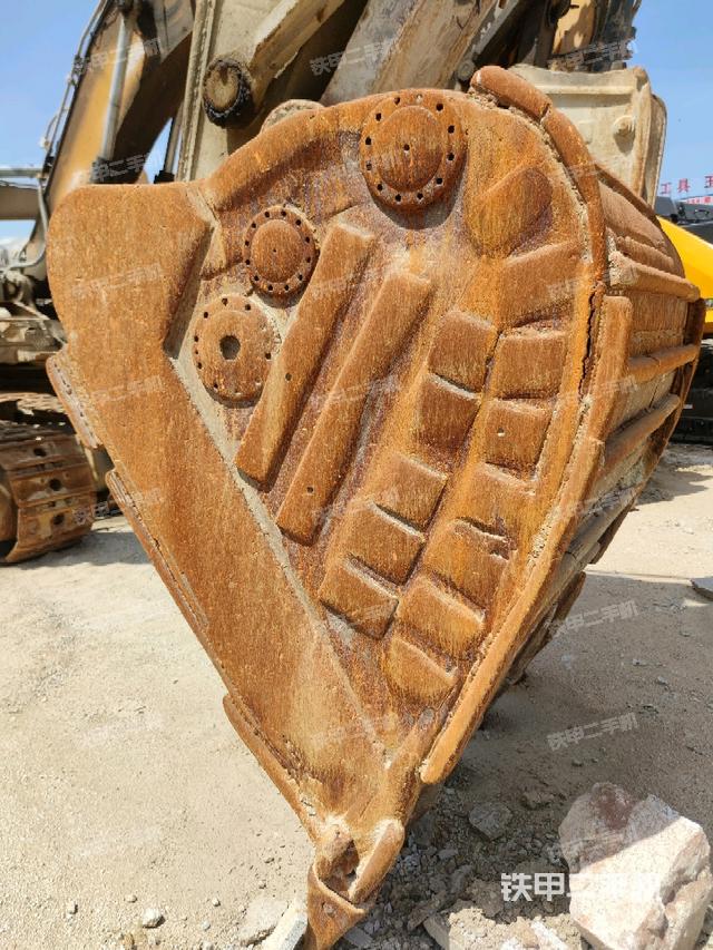 铲斗45度(工作和回转装置) 铲斗45度(工作和回转装置)