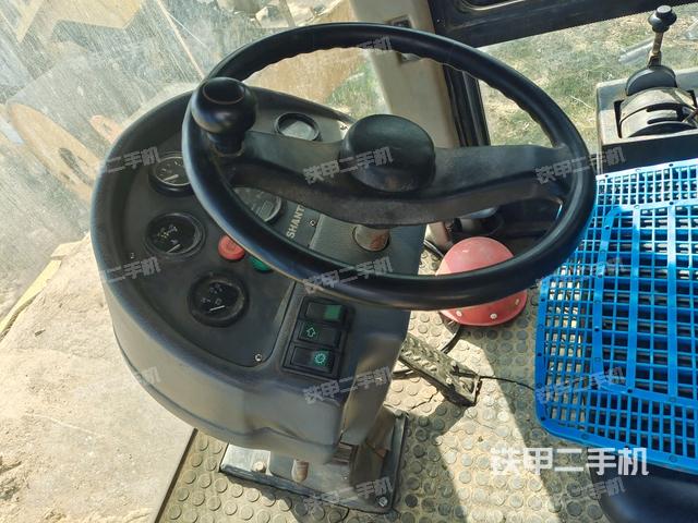 后玻璃角標（壓路機駕駛室）