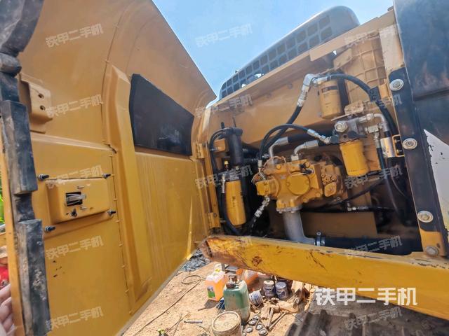 散熱器正面(大件艙室) 散熱器正面(大件艙室)