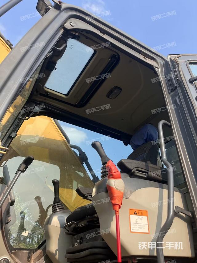 駕駛室正側(cè)（駕駛室部分）