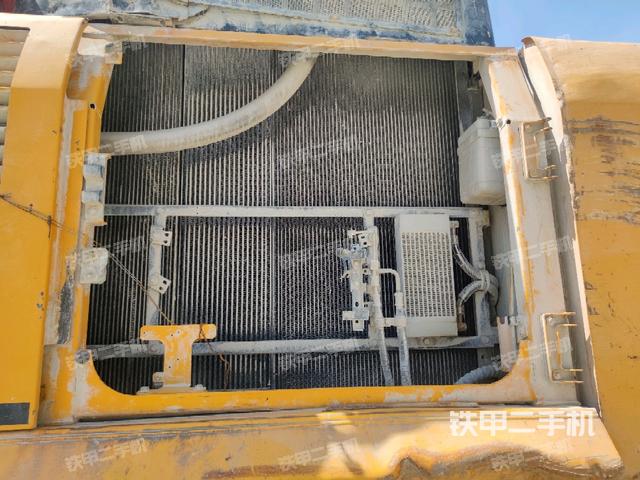 散熱器正面(大件艙室) 散熱器正面(大件艙室)