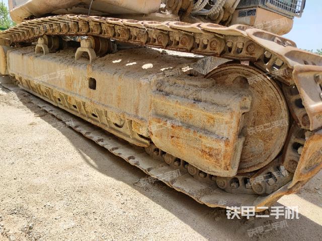 右側(cè)履帶整體(行走機(jī)構(gòu)) 右側(cè)履帶整體(行走機(jī)構(gòu))