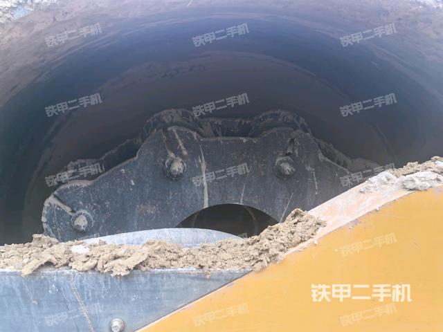 后輪左側(cè)全景（壓路機前后車架）