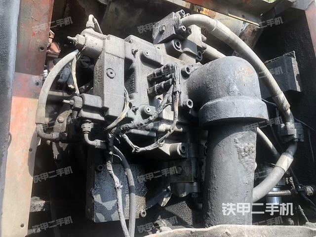 液壓泵斜45?右(大件艙室) 液壓泵斜45?右(大件艙室)