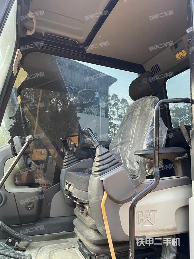 駕駛室整體（整機(jī)外觀）