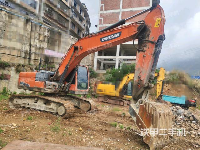 右前45(整機(jī)外觀) 右前45(整機(jī)外觀)