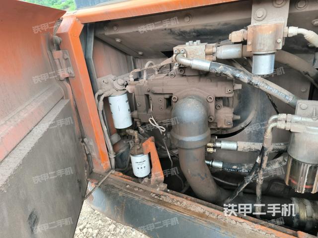 液壓泵斜45?左（大件艙室）