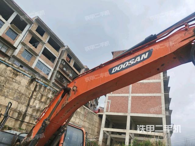 大臂整體?右側(cè)(工作和回轉(zhuǎn)裝置) 大臂整體?右側(cè)(工作和回轉(zhuǎn)裝置)
