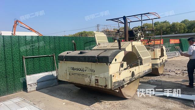 整機(jī)左側(cè)（設(shè)備外觀及核心部件）