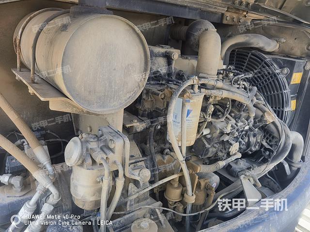 驾驶室顶部（整机外观）