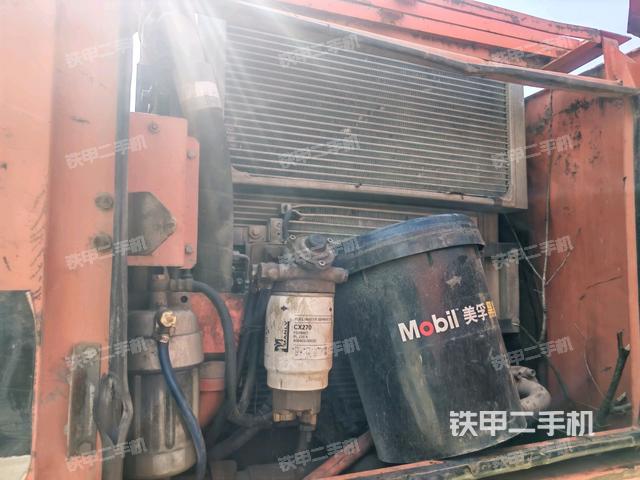 散熱器正面(大件艙室) 散熱器正面(大件艙室)