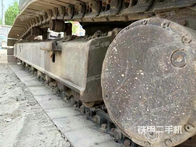 單側(cè)履帶整體（整機(jī)外觀）