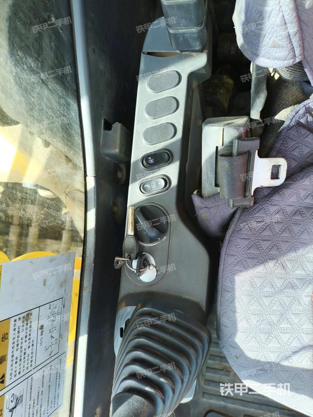 座椅左側(cè)控制臺(tái)/音響/含左手柄（駕駛室部分）