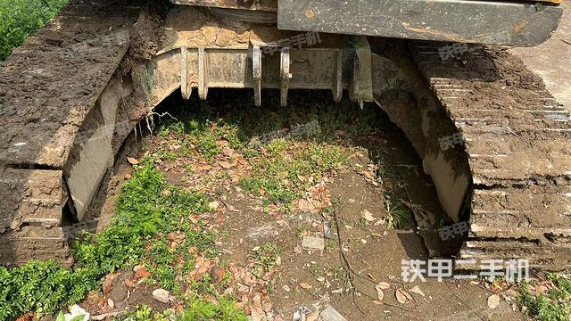 轉(zhuǎn)盤和下車架正前（工作和回轉(zhuǎn)裝置）