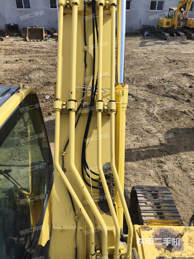 大臂背部俯視（工作和回轉(zhuǎn)裝置）