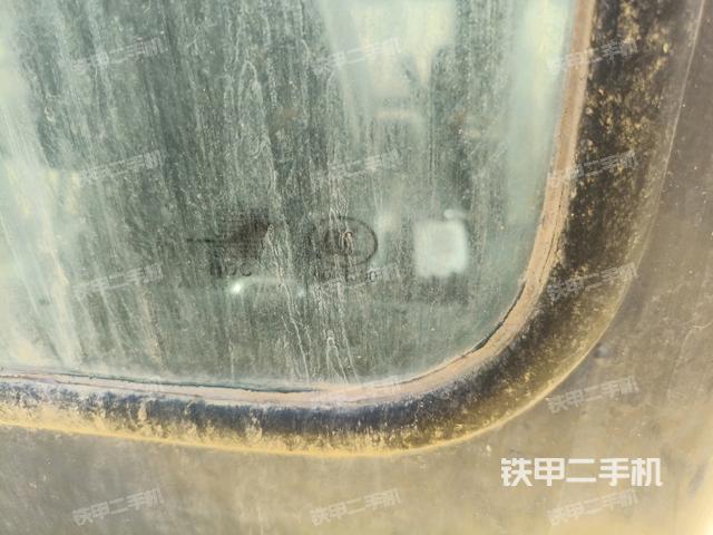 后窗玻璃角标（驾驶室部分）