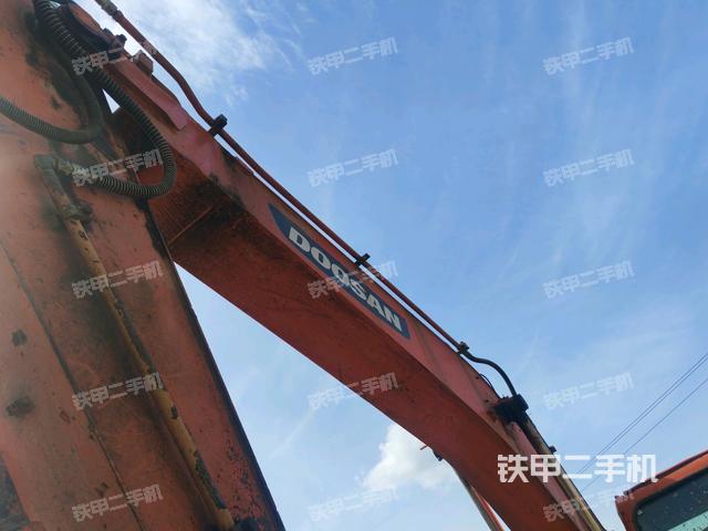 小臂整體右前(工作和回轉(zhuǎn)裝置) 小臂整體右前(工作和回轉(zhuǎn)裝置)