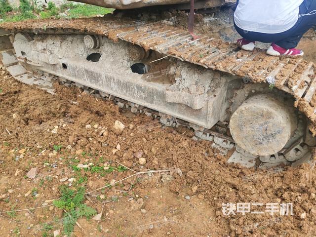 左側(cè)履帶整體?(行走機(jī)構(gòu)) 左側(cè)履帶整體?(行走機(jī)構(gòu))